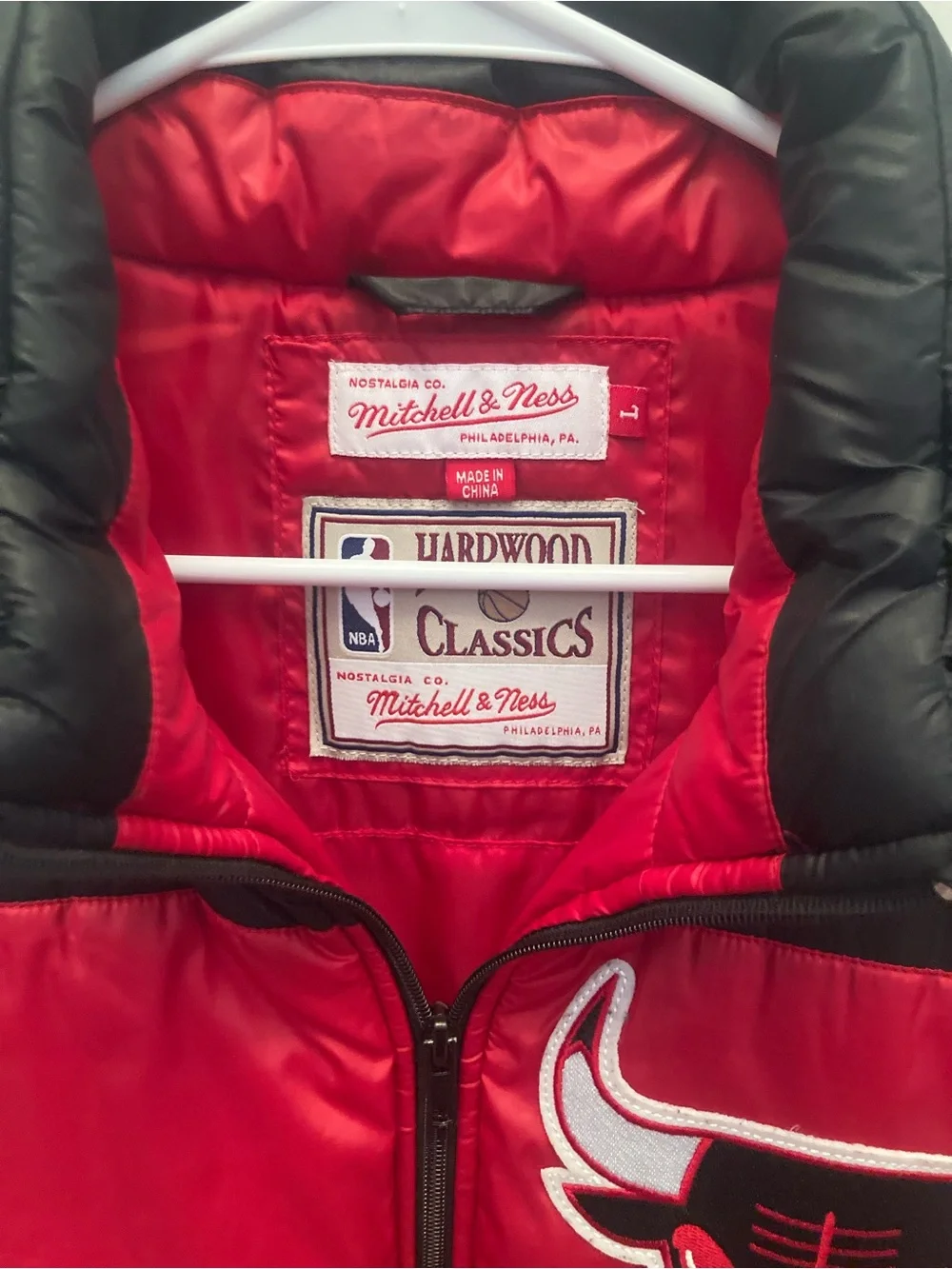 Mitchell & Ness Chicago Bulls Red and Black Puffer Vest